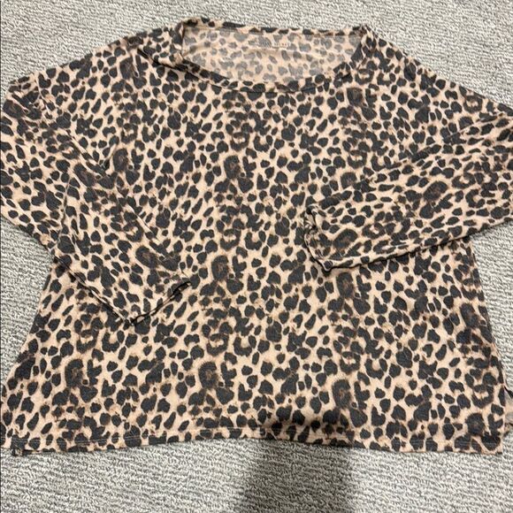 Victoria’s Secret Leopard Print Long Sleeve Top - Picture 1 of 3